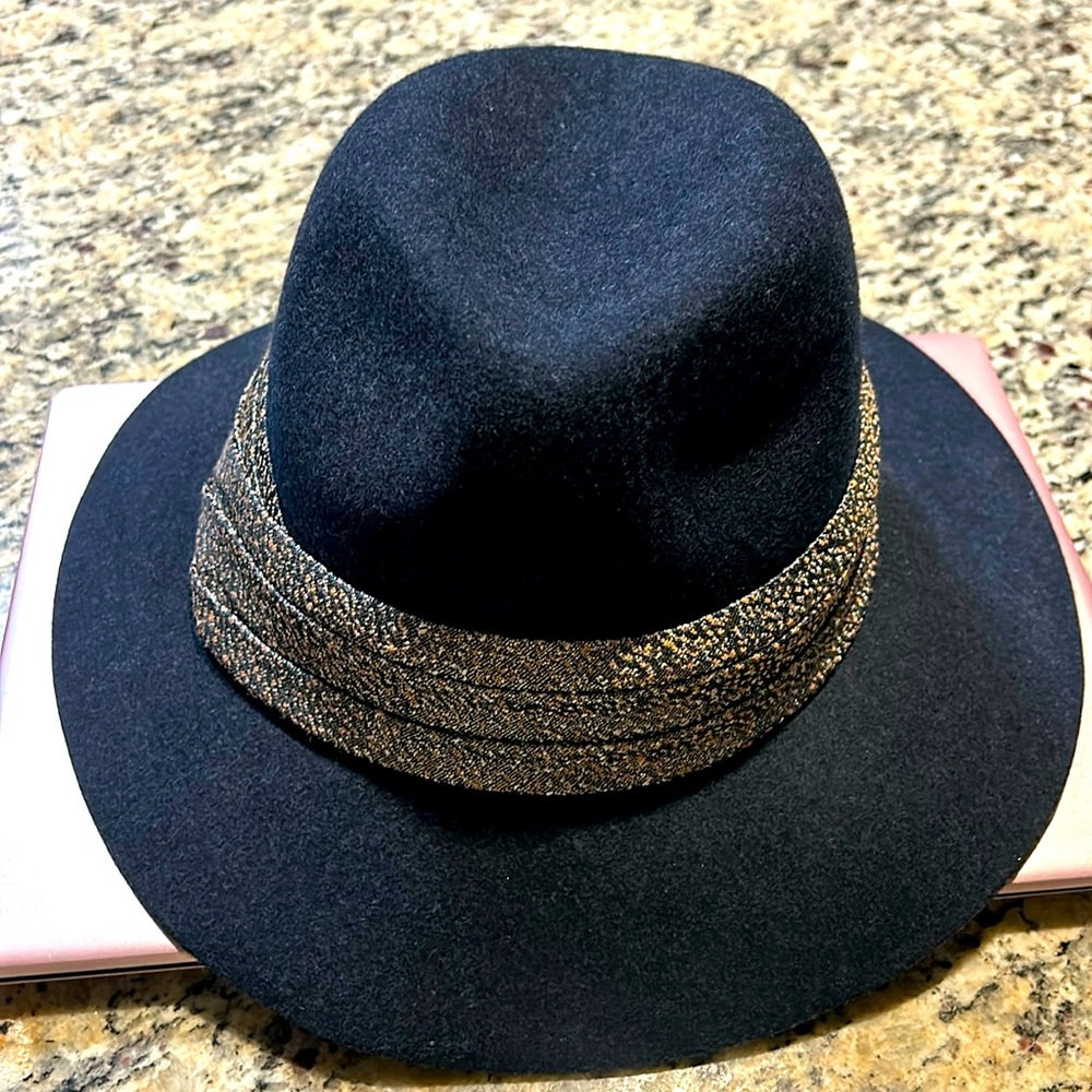 Brand New Genie by Eugenia Kim Hat. Navy Wool with metallic trim. O/S very chic